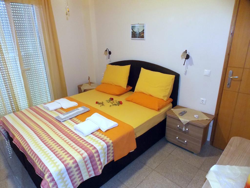 Nikos Apartments أورموس باناجياس الغرفة الصورة